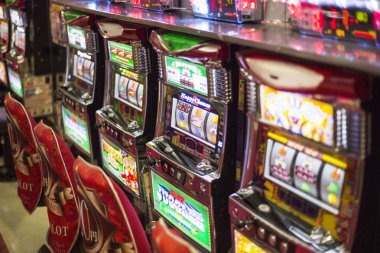 Live dealer baccarat table showing Cash Out option during play on dolantogel 888